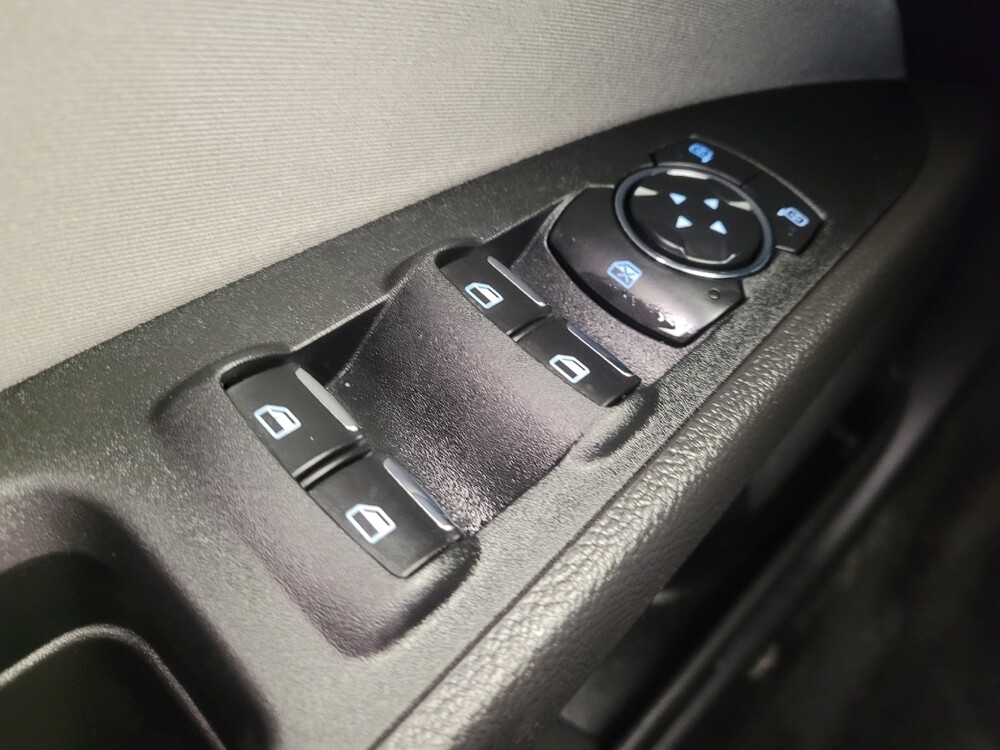 2016 Ford Fusion in Maple Heights, OH 44137 - 18112509 27