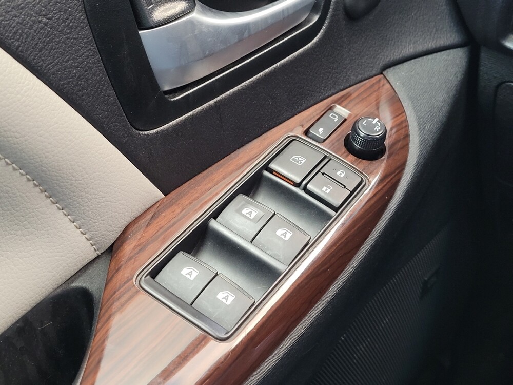 2017 Toyota Sienna in Columbus, OH 43228 - 18112511 27