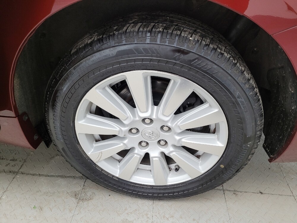 2017 Toyota Sienna in Columbus, OH 43228 - 18112511 31