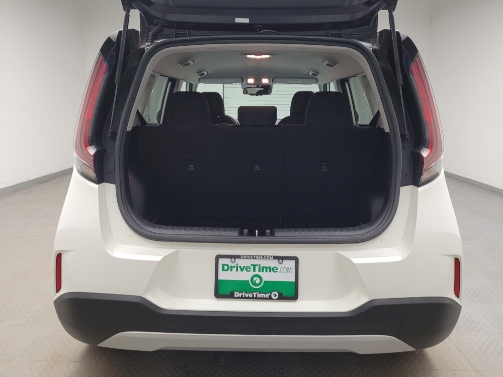 2023 Kia Soul in Eastpointe, MI 48021 - 18112515 29