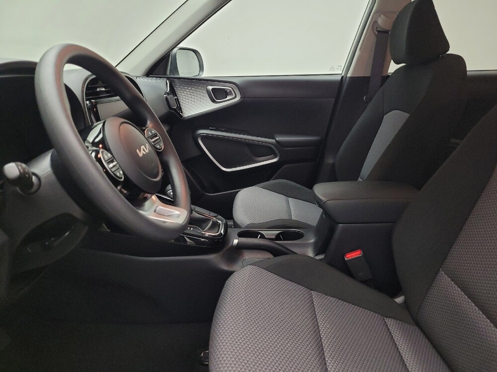 2023 Kia Soul in Eastpointe, MI 48021 - 18112515 17