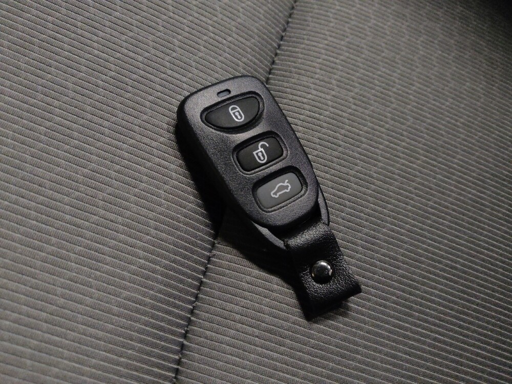 2018 Hyundai Elantra in Glendale, AZ 85301 - 18112520 32