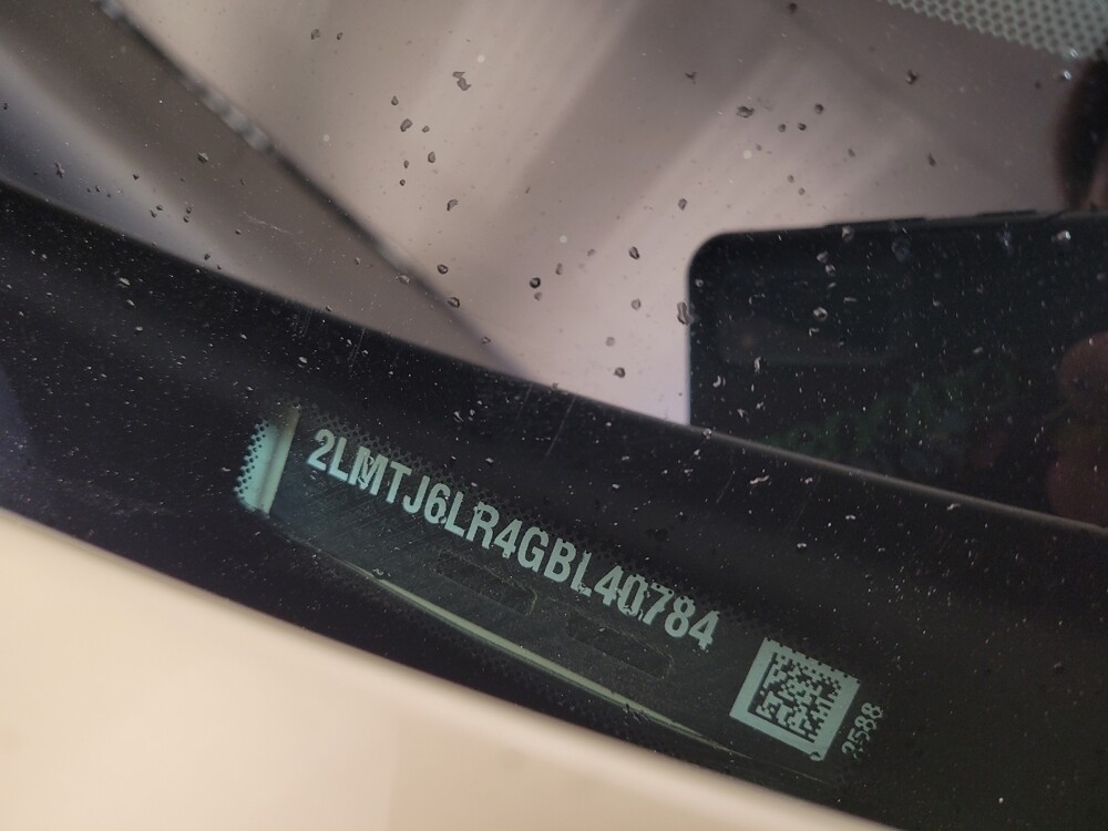 2016 Lincoln MKX in Louisville, KY 40258 - 18112522 33