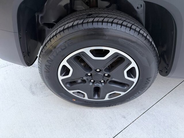 2016 Jeep Renegade in Knoxville, TN 37920 - 18112524 27