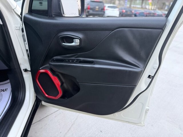 2016 Jeep Renegade in Knoxville, TN 37920 - 18112524 10