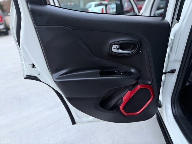2016 Jeep Renegade in Knoxville, TN 37920 - 18112524 7