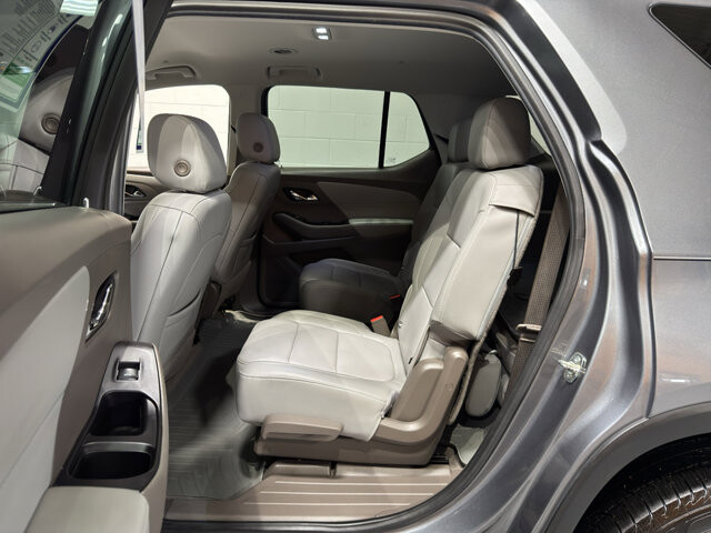 2020 Chevrolet Traverse in Burlington, WI 53105 - 18112545 12