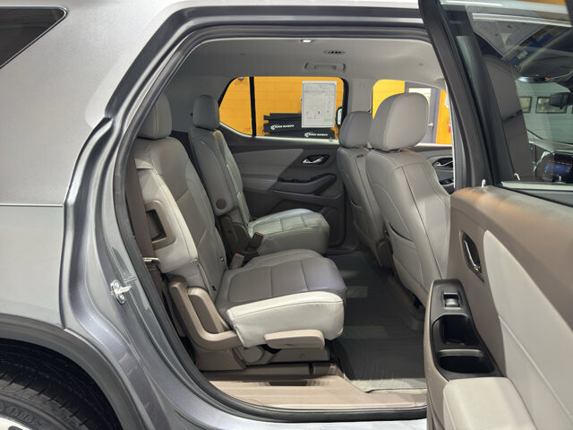2020 Chevrolet Traverse in Burlington, WI 53105 - 18112545 20