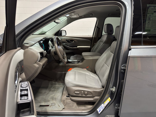 2020 Chevrolet Traverse in Burlington, WI 53105 - 18112545 15