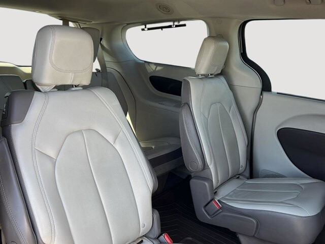 2017 Chrysler Pacifica in Mesa, AZ 85212 - 18112552 20