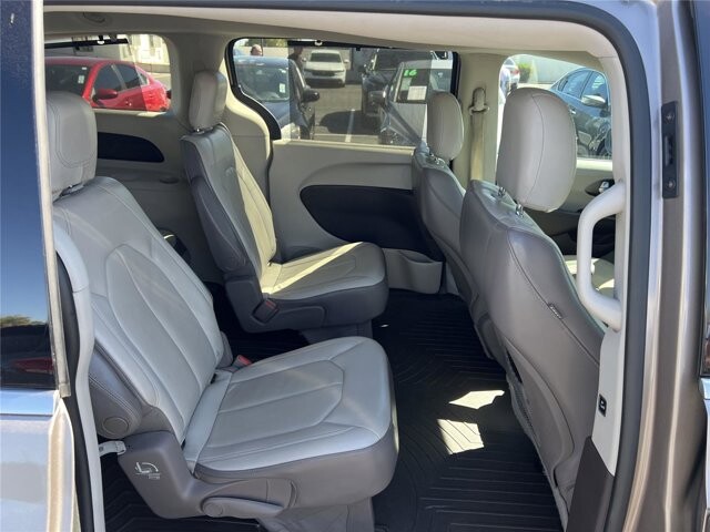 2017 Chrysler Pacifica in Mesa, AZ 85212 - 18112552 17