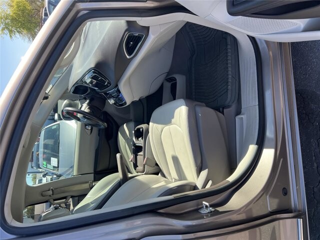 2017 Chrysler Pacifica in Mesa, AZ 85212 - 18112552 41