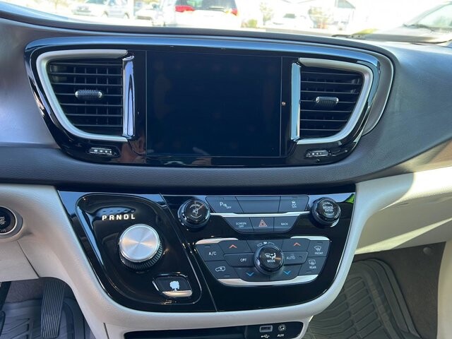 2017 Chrysler Pacifica in Mesa, AZ 85212 - 18112552 13