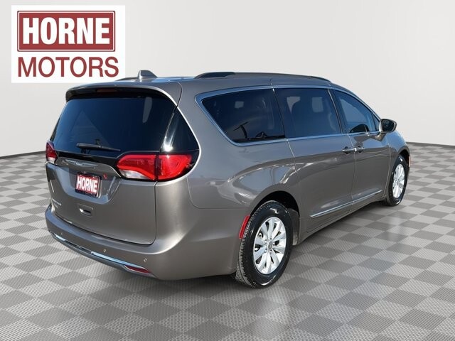 2017 Chrysler Pacifica in Mesa, AZ 85212 - 18112552 5