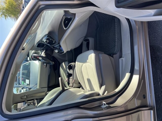 2017 Chrysler Pacifica in Mesa, AZ 85212 - 18112552 19