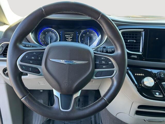 2017 Chrysler Pacifica in Mesa, AZ 85212 - 18112552 11
