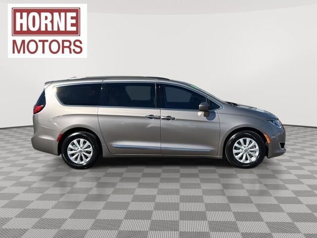 2017 Chrysler Pacifica in Mesa, AZ 85212 - 18112552 4