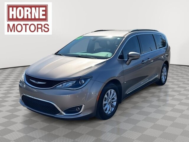 2017 Chrysler Pacifica in Mesa, AZ 85212 - 18112552