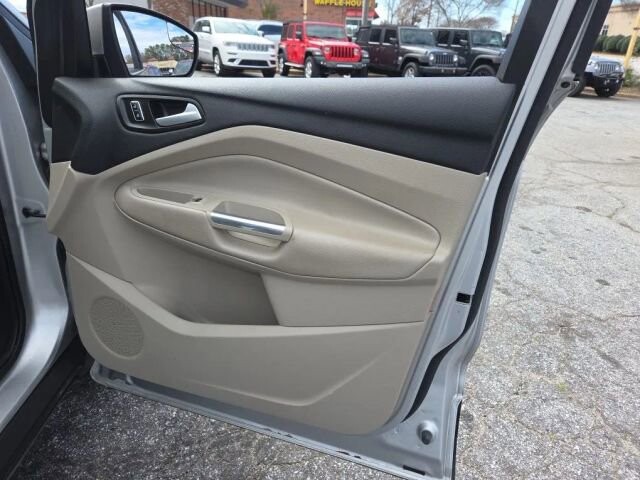 2015 Ford Escape in Greenville, SC 29607 - 18112553 17