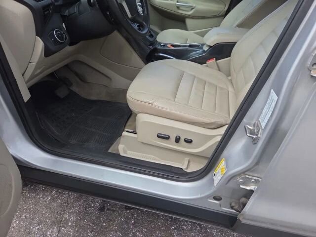 2015 Ford Escape in Greenville, SC 29607 - 18112553 31