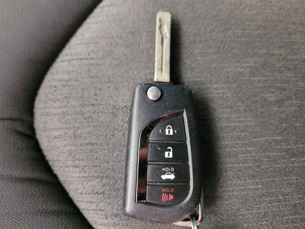 2019 Toyota Camry in Montclair, CA 91763 - 18112566 32