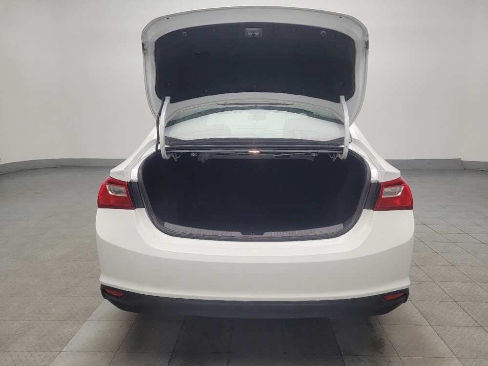 2018 Chevrolet Malibu in Morrow, GA 30260 - 18112584 29