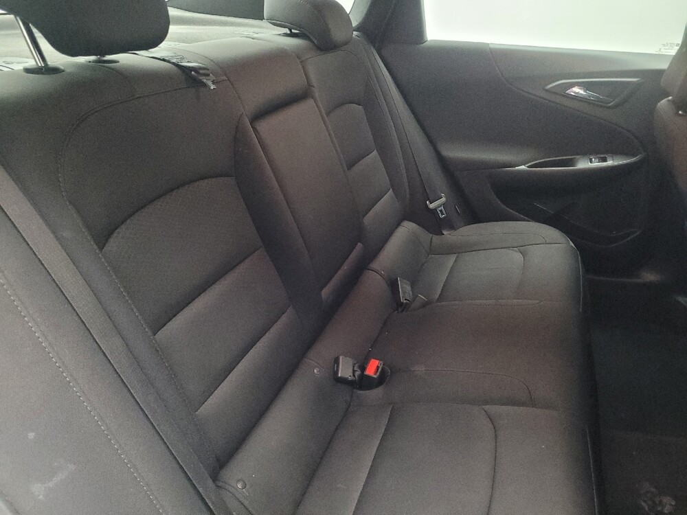 2018 Chevrolet Malibu in Morrow, GA 30260 - 18112584 19