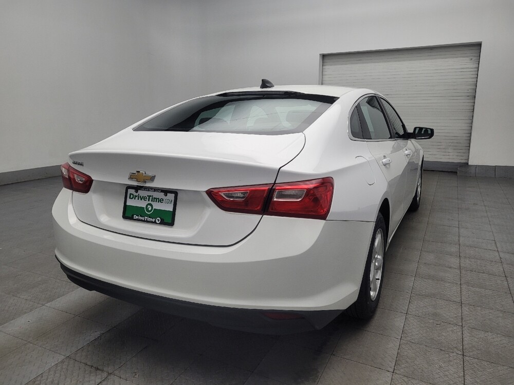 2018 Chevrolet Malibu in Morrow, GA 30260 - 18112584 9