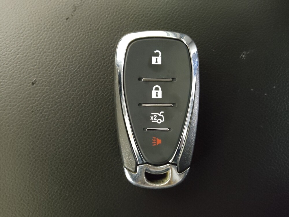 2018 Chevrolet Malibu in Morrow, GA 30260 - 18112584 32