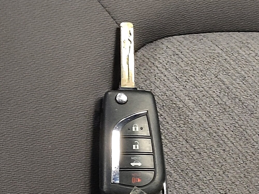 2018 Toyota Camry in Lewisville, TX 75067 - 18112618 32