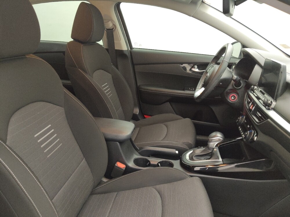 2019 Kia Forte in Lakeland, FL 33815 - 18112649 21