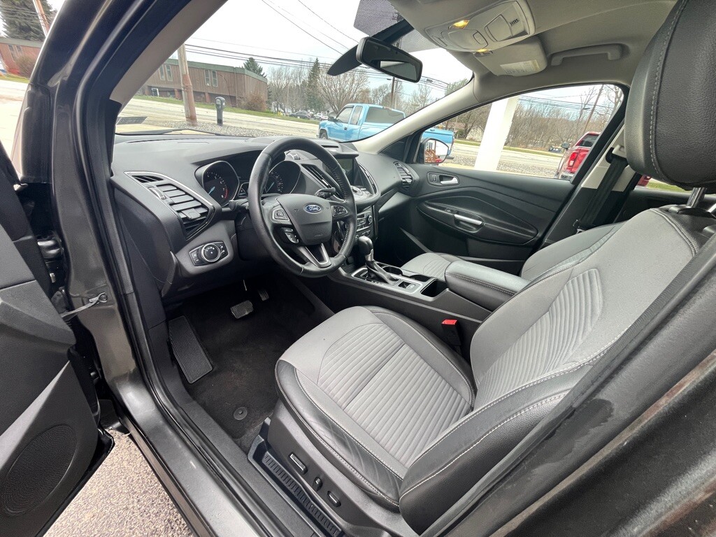 2017 Ford Escape in Fairview, PA 16415 - 18112664 3