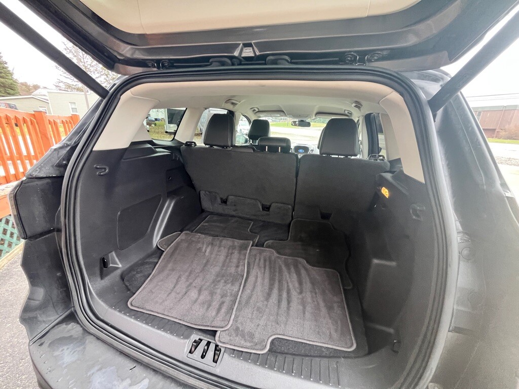 2017 Ford Escape in Fairview, PA 16415 - 18112664 5