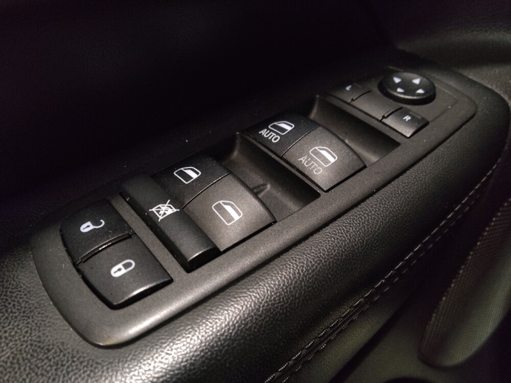 2019 Jeep Grand Cherokee in Jacksonville, FL 32210 - 18112699 27