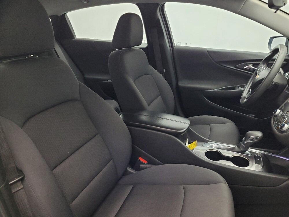 2021 Chevrolet Malibu in Raleigh, NC 27604 - 18112728 21