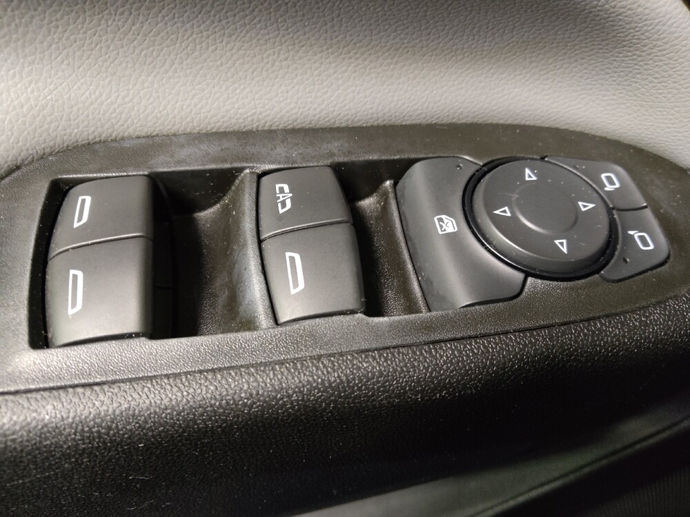 2021 Chevrolet Equinox in Charleston, SC 29414 - 18112730 27