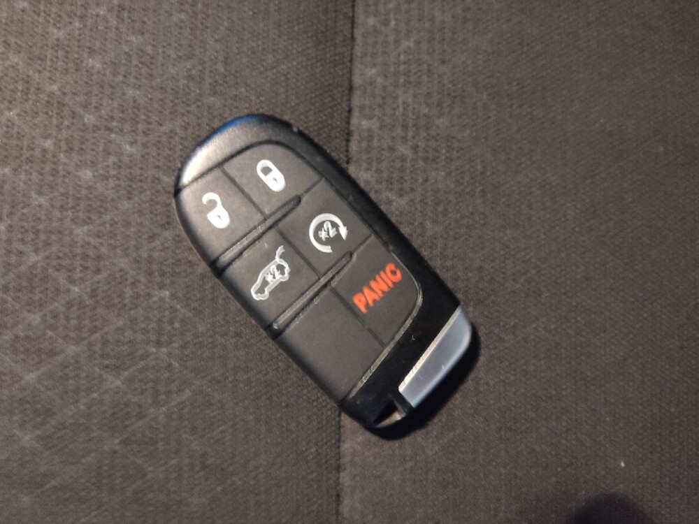 2019 Jeep Grand Cherokee in Columbia, SC 29210 - 18112738 32