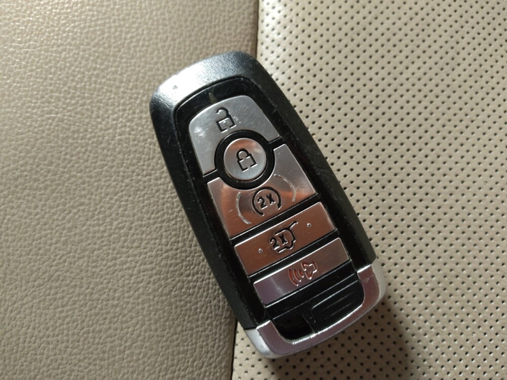 2022 Ford Explorer in Columbia, SC 29210 - 18112740 32