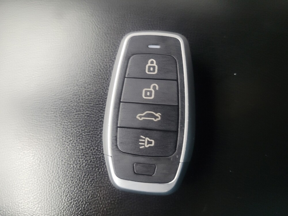 2015 Jeep Grand Cherokee in Memphis, TN 38128 - 18112755 32