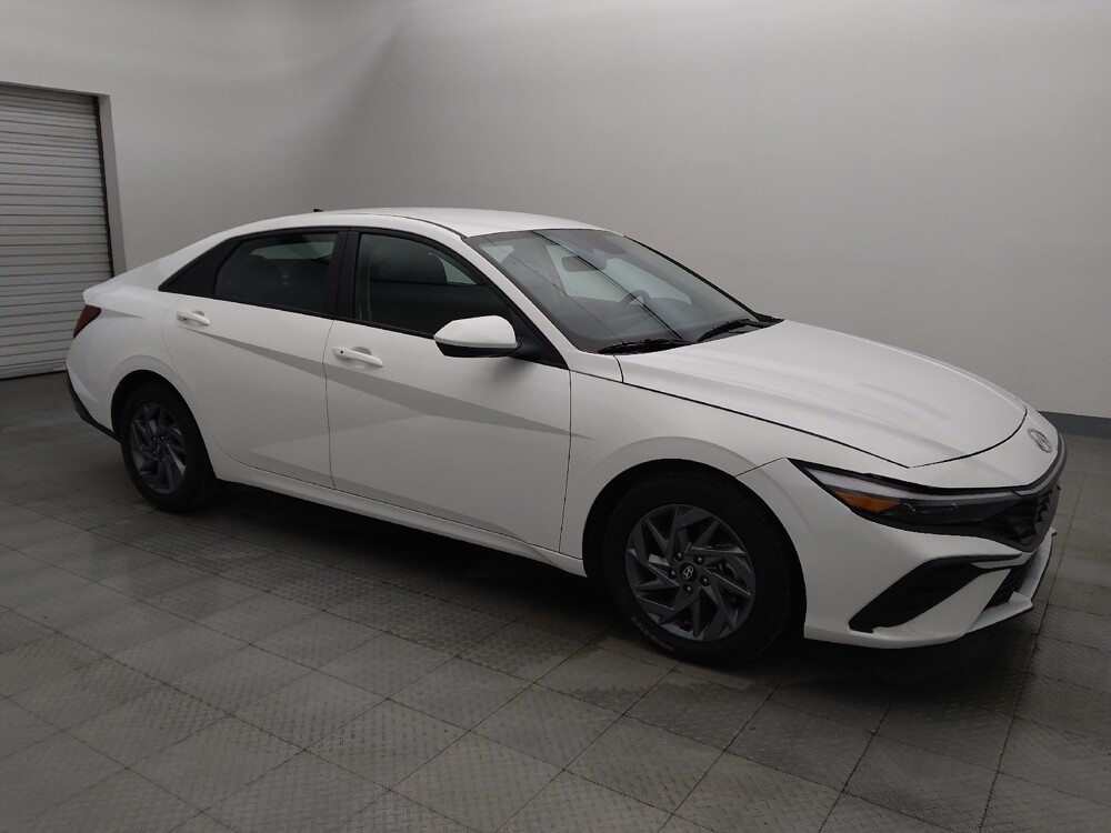 2024 Hyundai Elantra in Houston, TX 77034 - 18112773 11