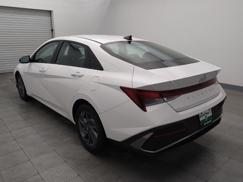 2024 Hyundai Elantra in Houston, TX 77034 - 18112773 5