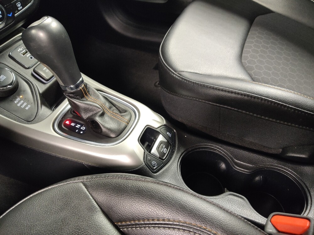 2019 Jeep Compass in Houston, TX 77060 - 18112780 26