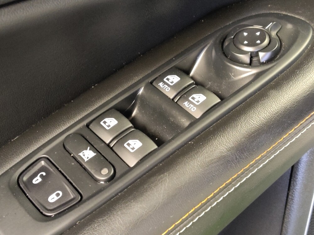 2019 Jeep Compass in Houston, TX 77060 - 18112780 27