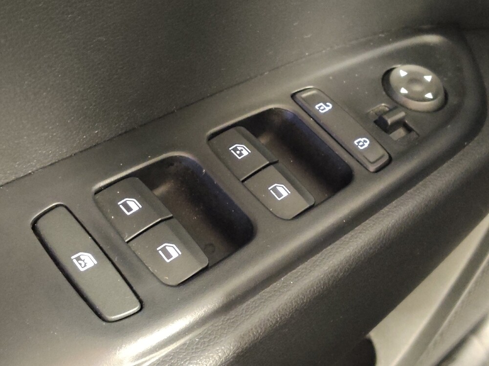 2023 Hyundai Venue in Live Oak, TX 78233 - 18112781 27