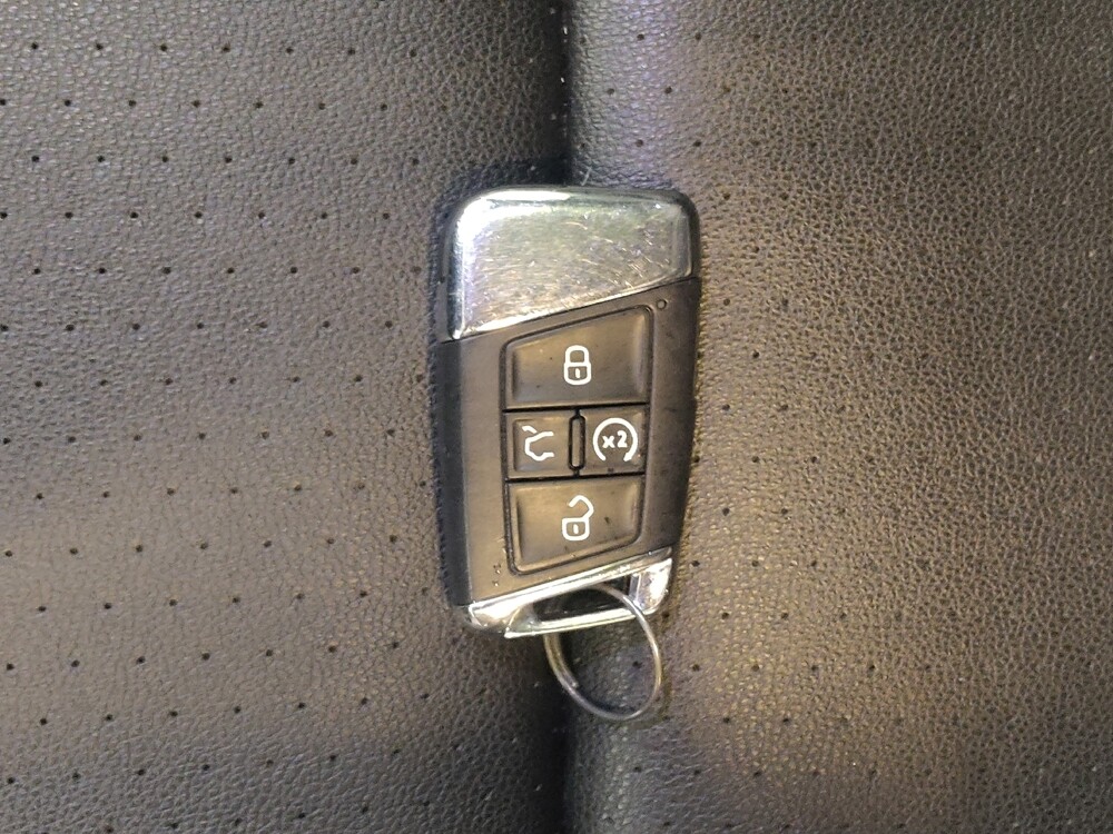 2021 Volkswagen Atlas in Fairfield, OH 45014 - 18112784 32