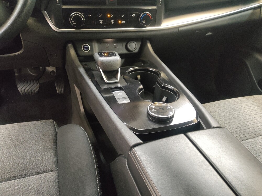 2021 Nissan Rogue in Fairfield, OH 45014 - 18112785 26