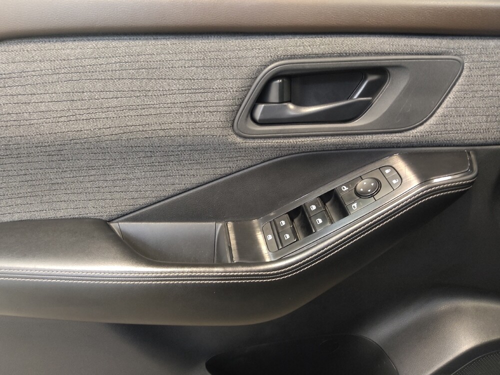 2021 Nissan Rogue in Fairfield, OH 45014 - 18112785 27