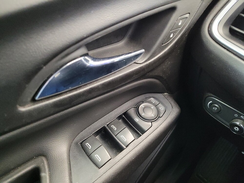 2019 Chevrolet Equinox in Fairfield, OH 45014 - 18112786 27