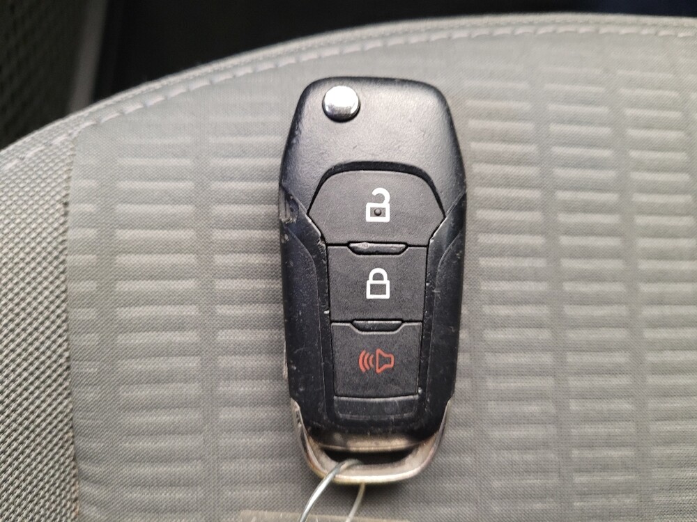 2020 Ford Escape in Miamisburg, OH 45342 - 18112791 32