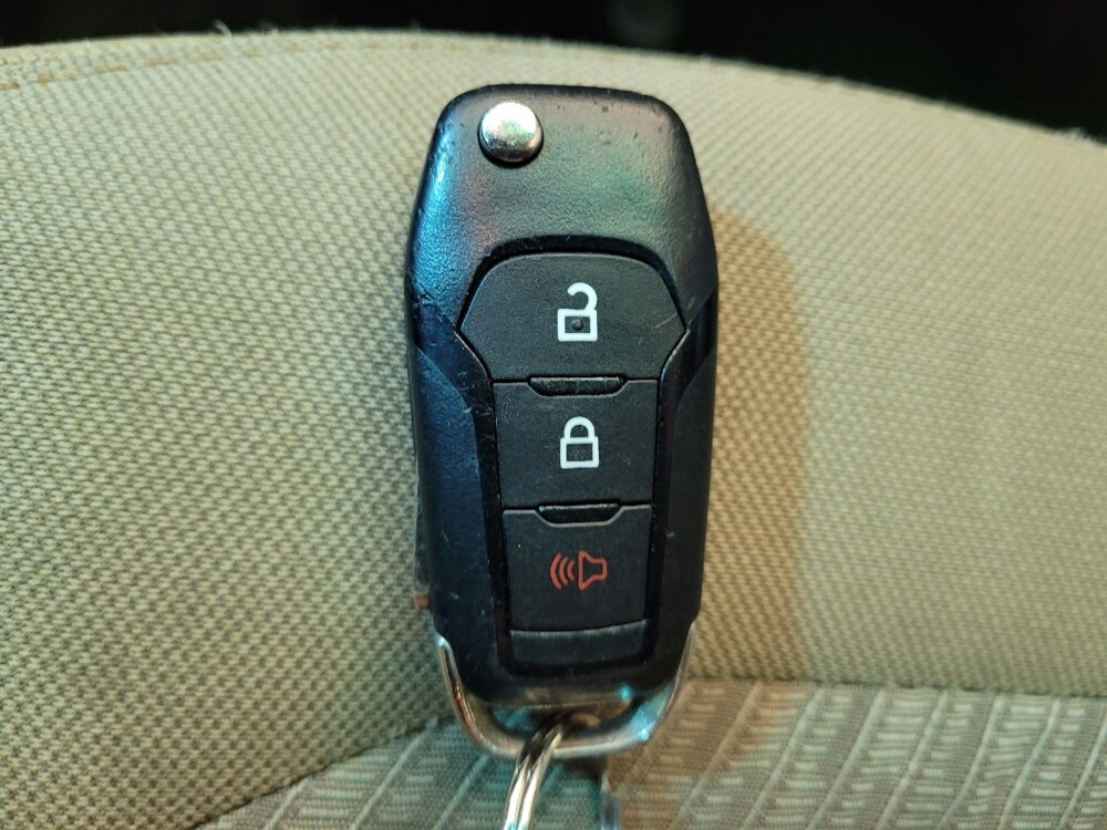 2017 Ford Explorer in Fairfield, OH 45014 - 18112793 32